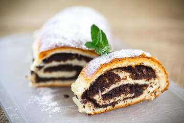 sweet roll with poppy seeds