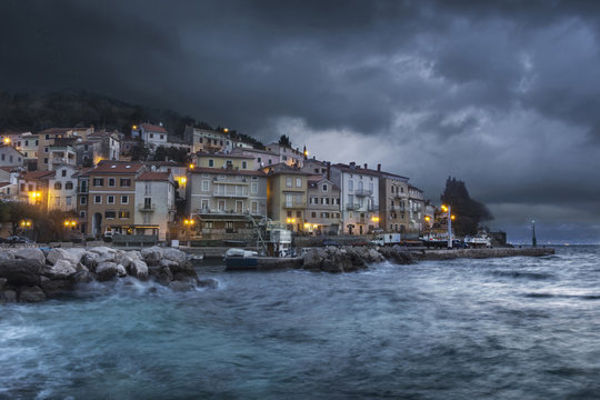 Coup de vent sur village de p&ecirc;cheur Croatie