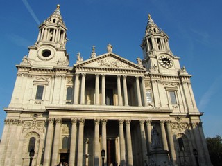 Fototapeta na wymiar St Paul's cathedral in London - England - UK