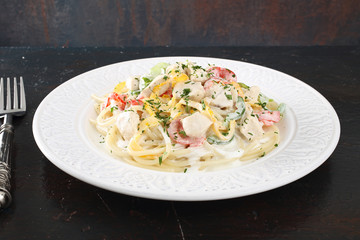 spaghetti con pollo e verdure