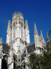 Fototapeta na wymiar Rouen - ehemalige Abteikirche Saint-Ouen in Rouen - Frankreich