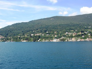 Fototapeta na wymiar Schiffstrip auf dem Lago Maggiore - Italien