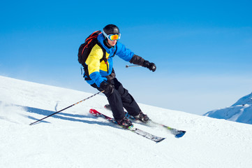 Fototapeta na wymiar Skifahrer/'Snowboarder