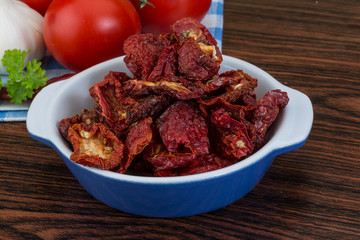 Dried tomtoes