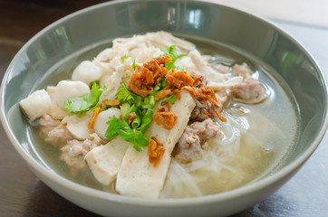 Fototapeta na wymiar Vietnamese pho noodle soup