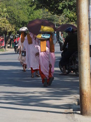 Obraz premium Monjes budistas en Mandalay (Myanmar)