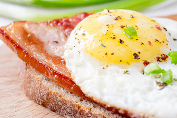 Sandwich with fried egg