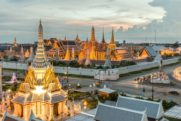 Naklejka premium Bangkok City Pillars Shrine and Wat Phra Kaew