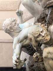 Naklejka premium Detail des Brunnen „Die Macht zu Lande“, Michaealerplatz Wien