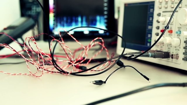 electronic components and oscilloscope