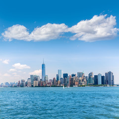 Fototapeta premium Manhattan New York skyline from NY bay in US