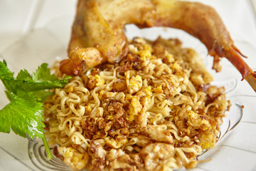 Fried noodle and chicken