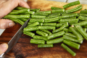 Cutting yardlong bean