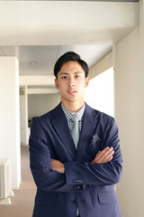 微笑むビジネスマン