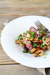 Fried mushrooms with onion