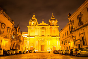 Fototapeta na wymiar Cathédrale de Mdina la nuit, Malte