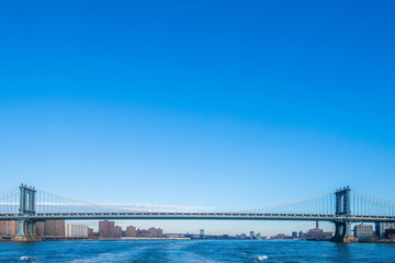 Fototapeta premium Manhattan bridge on summer day