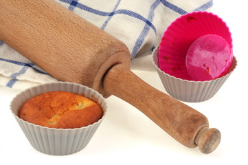 Cake à la poire, moule en silicone et rouleau à pâtisserie