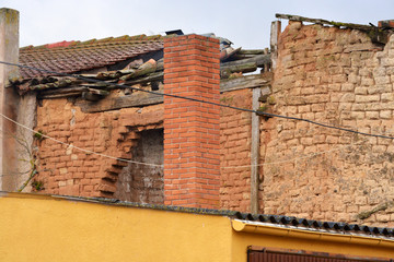 chimenea rustica © uzkiland