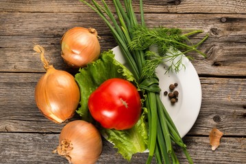 Onion, chive and tomato