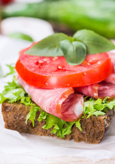 Sandwich with ham and vegetables