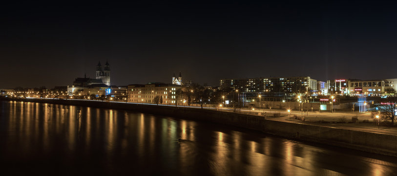 Magdeburg Nacht 03542