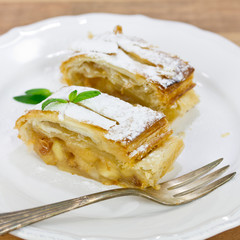 Apfelstrudel