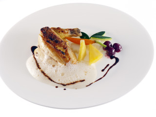 fried guinea fowl in white & dark sauce
