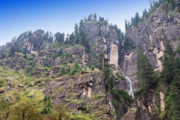 Fototapeta na wymiar Jogini waterfall, Manali