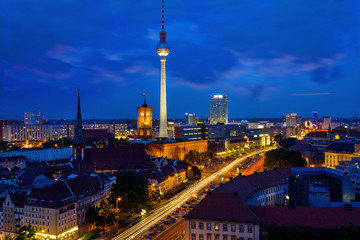 Fototapeta na wymiar Berlin-Mitte bei Nacht