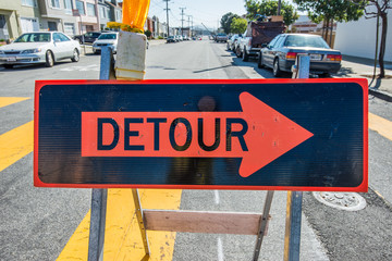 Detour sign on the street