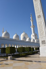 Fototapeta na wymiar Grand mosque view in Abu Dhabi