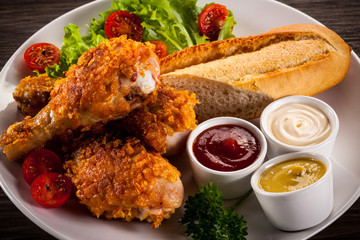 Grilled chicken legs and vegetables