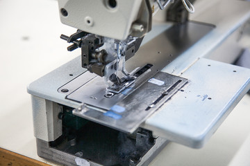 Industrial sewing machine