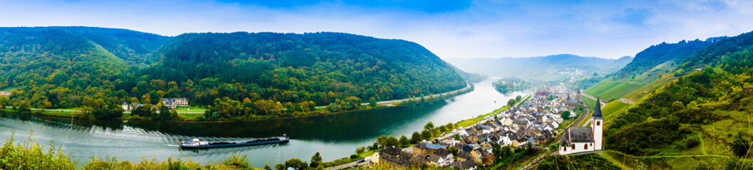 Landscape with the river Moselle in Germany.  panorama of Mosell - obrazy, fototapety, plakaty