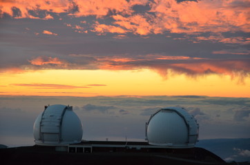 Fototapeta na wymiar Keck observatory