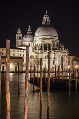 Fototapeta na wymiar Venezia. La città in di notte