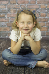 Dziewczynka w dżinsach © anabel78