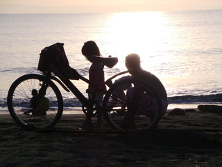 Fototapeta na wymiar Bicycle by the beach