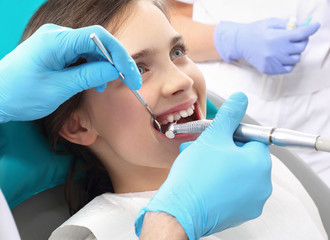 Dziecko u dentysty, stomatologia zachowawcza