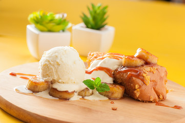 Toast with ice cream