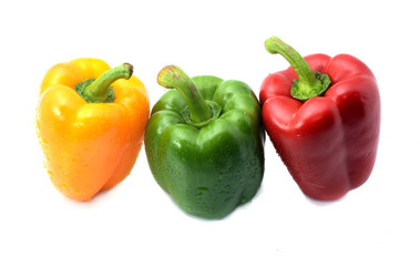 Obraz na płótnie Canvas capsicum/bell peppers isolated on white background
