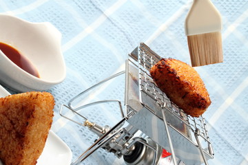 焼おにぎりでキャンプ