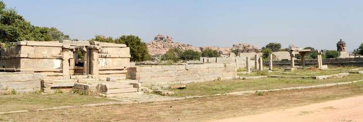 Obraz premium Royal fort of Zenana Enclosure at Hampi