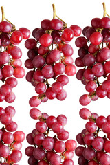 Grappoli di uva rossa sfondo bianco isolato