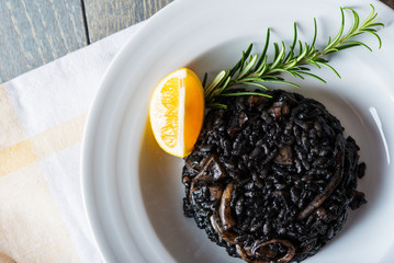 Black risotto with seafood