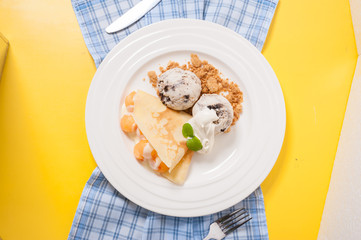 ice cream crepe