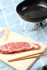 アウトドアでステーキ