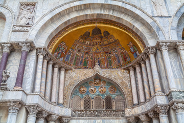Fototapeta na wymiar Facade detail of Basilica di San Marco in Venice, Italy