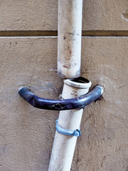 Defekte Abflussrohre